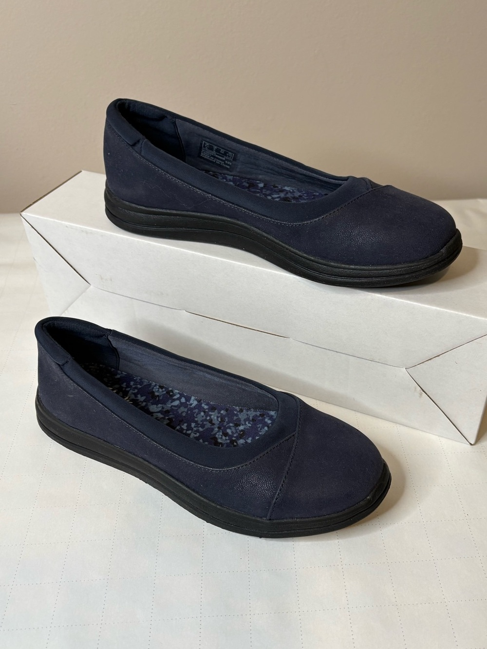 Clarks Cloudsteppers sz 5 Navy Breeze Ayla Slip-On Shoe New No Box (12)
